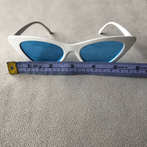 White Cat Eye Sunglasses with Blue Lens ~ Brand New! - Picture 5 of 6